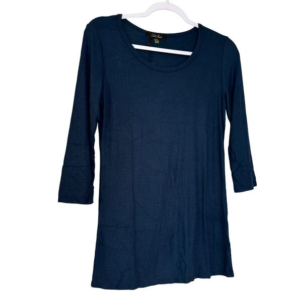 Laila Jayde Fitted Ribbed Scoop Neck 1/2 Sleeve Top Dark Denim NWT Small - Picture 2 of 9